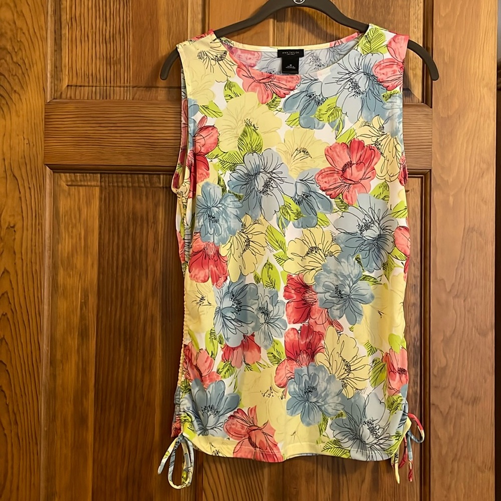 ANN TAYLOR FACTORY - spring floral top